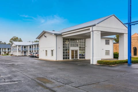 Property building, Facade/entrance, On site