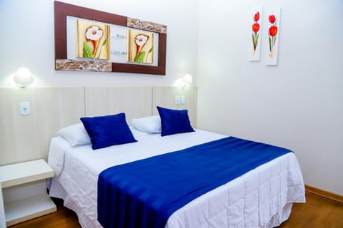 Bed, Photo of the whole room, Decorative detail, Bedroom