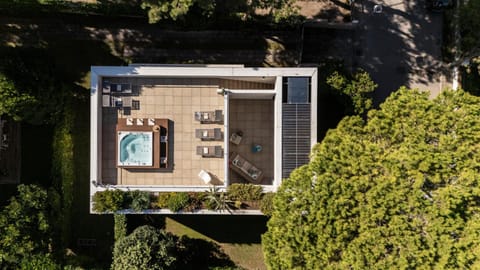 Property building, Bird's eye view, Garden view, Swimming pool, sunbed