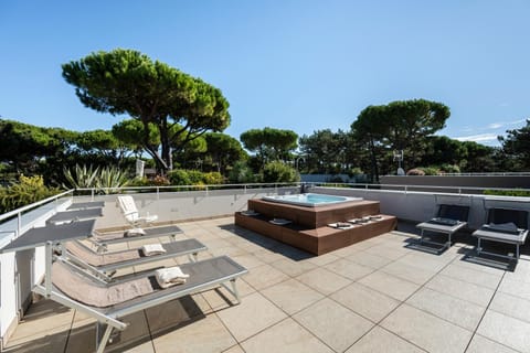 Patio, Balcony/Terrace, Pool view, Swimming pool, sunbed