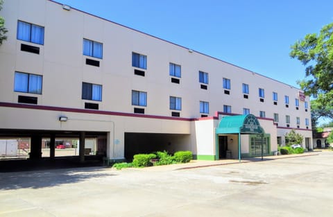 Guest House Inn Medical District near Texas Tech Univ Motel in Lubbock