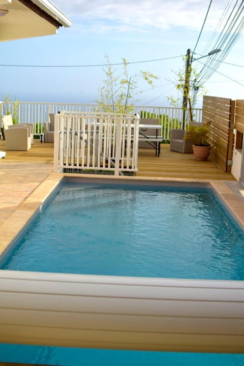 Villa de 4 chambres avec piscine privee jardin clos et wifi a Piton Saint Leu a 5 km de la plage Villa in Saint-Leu