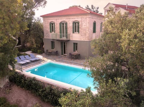 Ouzo Traditional House with private pool Haus in İzmir Province