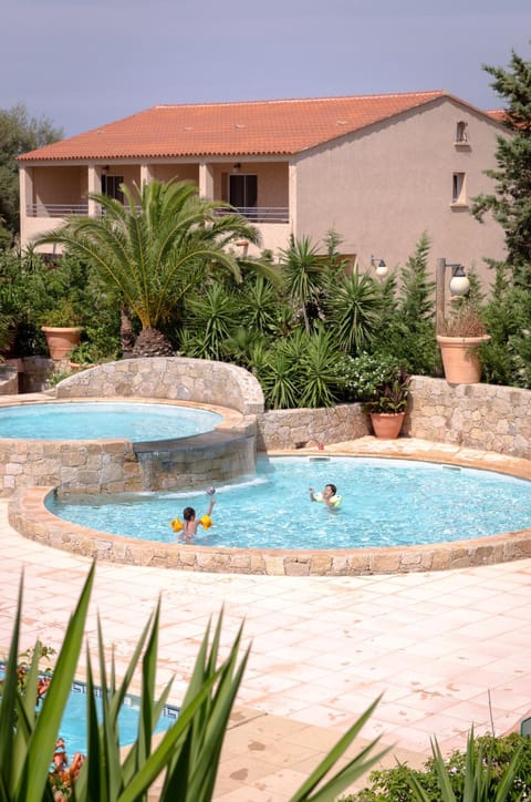 Hot Tub, Swimming pool