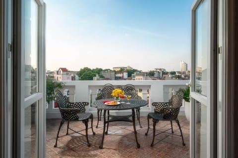 View (from property/room), Balcony/Terrace, Seating area