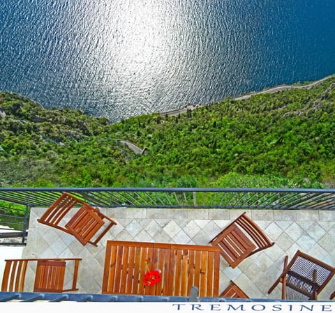 Balcony/Terrace, Lake view