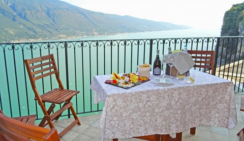 Balcony/Terrace, Lake view