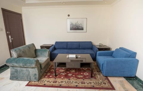 Delmon Hotel Suites Apartahotel in Jeddah