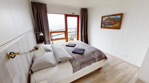 Gotuhus - Sea View Apartment Condo in Iceland