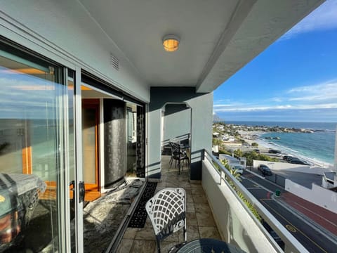 Clifton YOLO Spaces - Clifton Beachfront Executive Apartment Condo in Cape Town