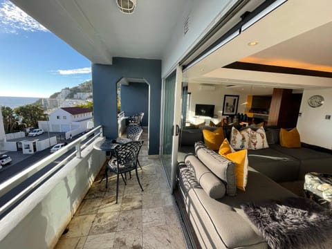 Clifton YOLO Spaces - Clifton Beachfront Executive Apartment Condo in Cape Town