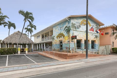 Paradise Oceanfront by HBH Hotel in Hollywood Beach