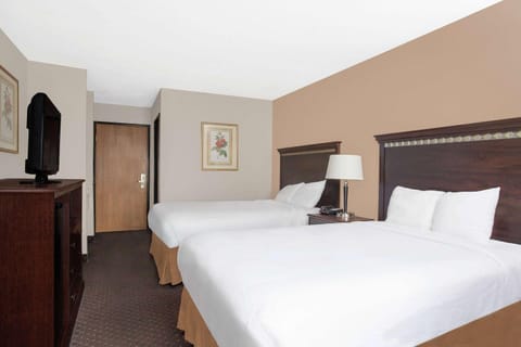 Baymont Inn & Suites by Wyndham San Marcos Hotel in San Marcos
