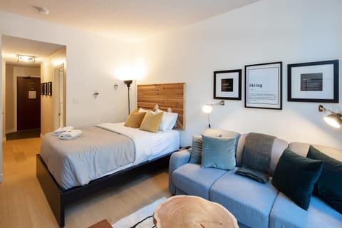 Impeccable Glacier Lodge Hotel Room w Pool+Hot Tub Condo in Whistler