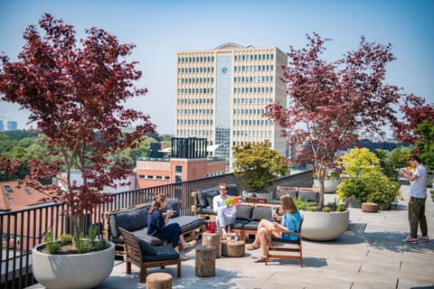 View (from property/room), Balcony/Terrace, Seating area, City view