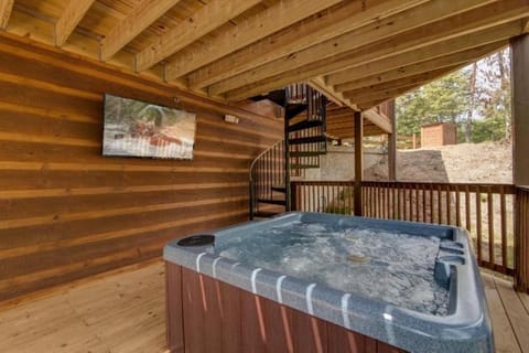 A Perfect Getaway Cabin House in Pigeon Forge