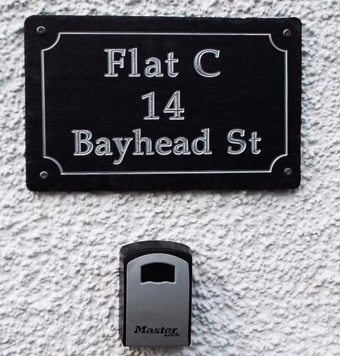 Flat 14c Bayhead Apartment in Scotland