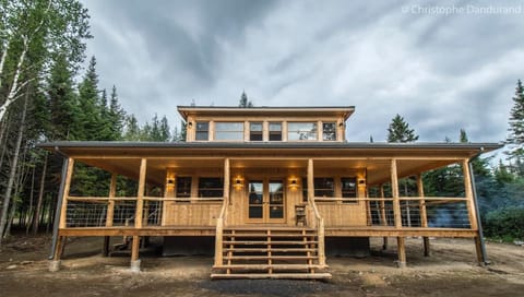 Property building, Patio, Facade/entrance