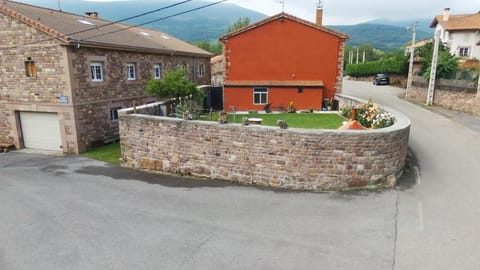 Casa Rural LA COVA Maison in Cantabria