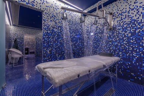 Massage, Spa and wellness centre/facilities