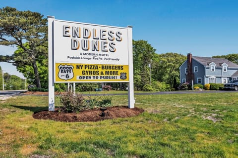 Endless Dunes, A Modern Motel Motel in Eastham