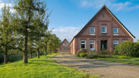 Property building, Day, Natural landscape, Garden view, Street view