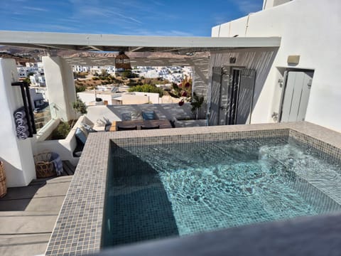 Balcony/Terrace, Swimming pool