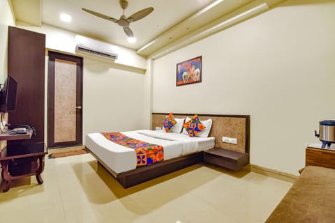 FabExpress Anmol Palace Hotel in Ahmedabad