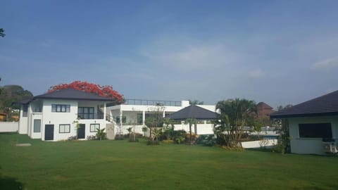 WOGAN HOUSE - The Best of Luxury Pool Villa Haus in Nong Kae