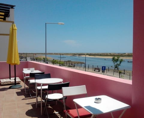 Casa Viana - Guesthouse Bed and breakfast in Cabanas de Tavira