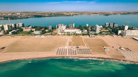 Nearby landmark, Day, Natural landscape, Bird's eye view, Beach, City view