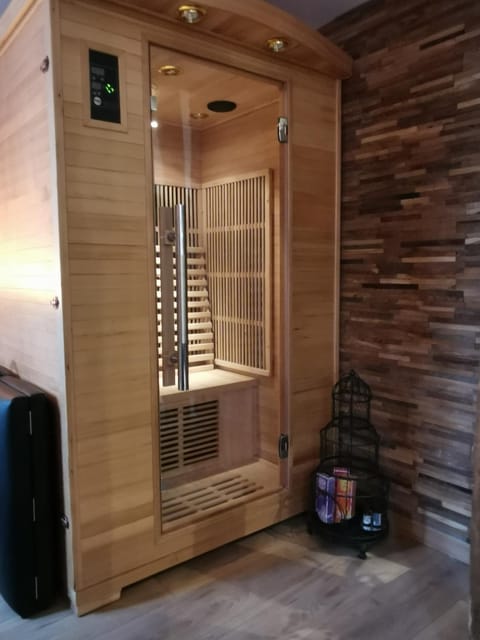 Le sauna de l'homme de Bois by Naturogite Haus in Honfleur
