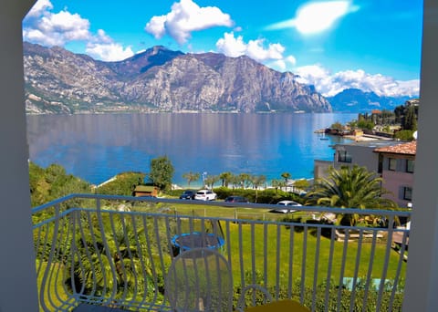 View (from property/room), Garden view, Lake view