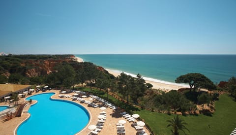 Area and facilities, Swimming pool, Swimming pool