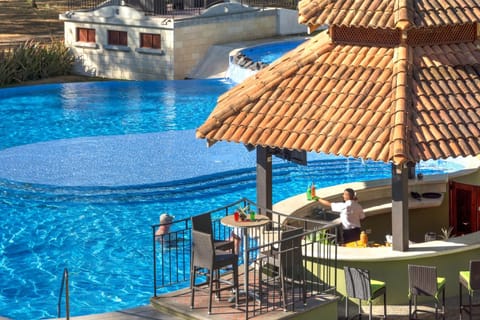 Day, Lounge or bar, Food and drinks, Food, Pool view, Swimming pool