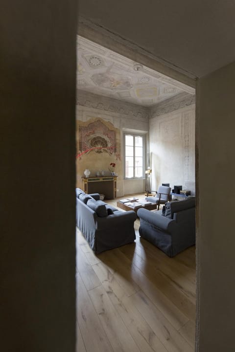 Appartamento affrescato 180mq in palazzo del 600 a Mantova Eigentumswohnung in Mantua