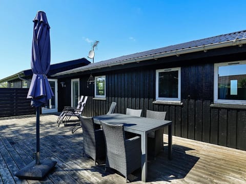 6 person holiday home in Hirtshals Maison in Hirtshals