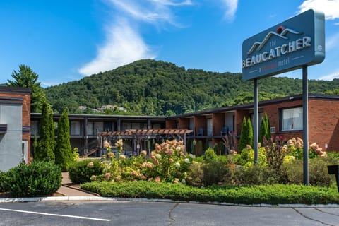 The Beaucatcher, a Boutique Motel Motel in Asheville