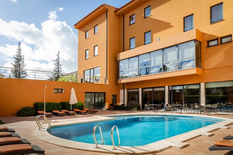 Property building, Swimming pool, Swimming pool