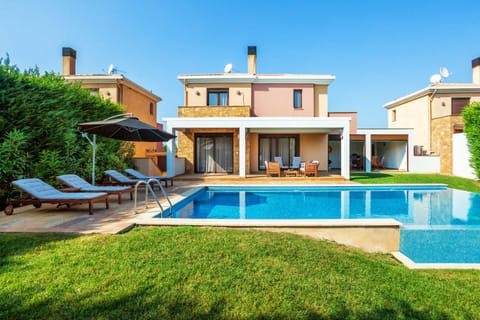 Property building, Pool view, Swimming pool