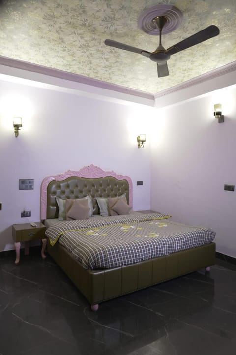 Maya Hotel & Restaurant Hotel in Agra