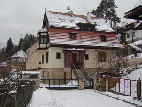 Willa Lawenda Chalet in Lower Silesian Voivodeship