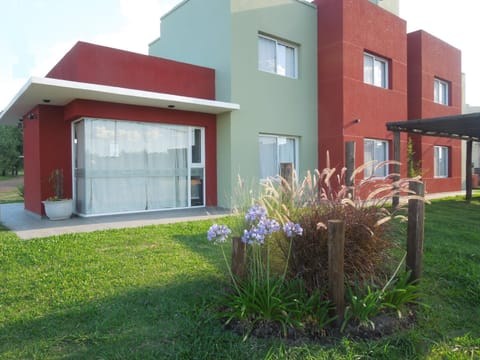 Property building, Facade/entrance, Garden