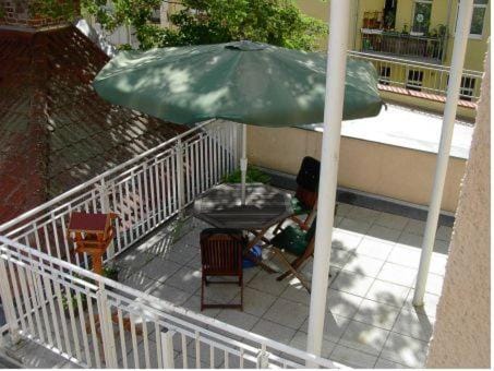 Patio, Balcony/Terrace, Supermarket/grocery shop