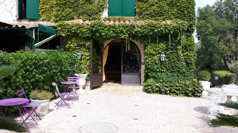 Auberge les Aromes Hotel in Mouans-Sartoux