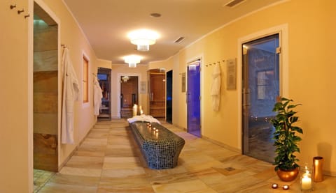 Sauna, Steam room, Spa and wellness centre/facilities