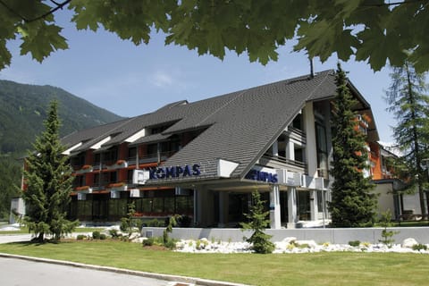 Property building, Facade/entrance