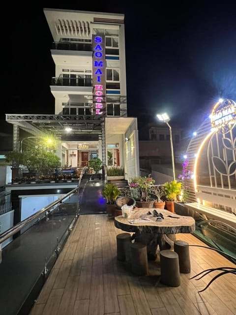 Property building, Patio, Night, View (from property/room), Balcony/Terrace