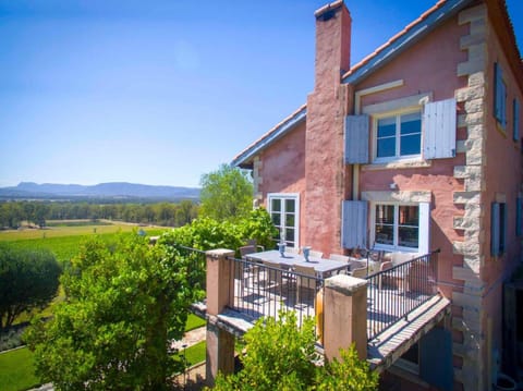 Talits Estate Vineyard House in Broke