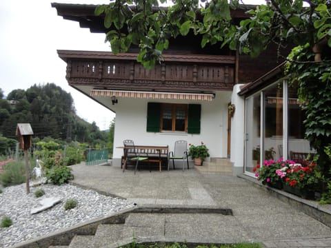 Patio, Facade/entrance